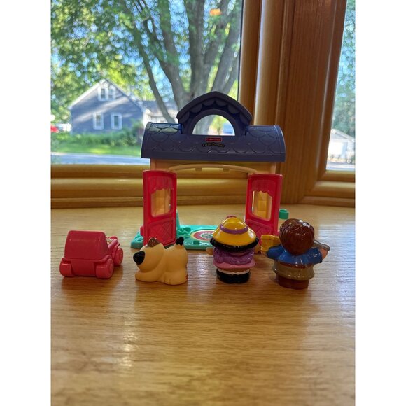 Fisher-Price Little People Playtime Pals Tea Party Playset 4 Figures - Picture 8 of 9